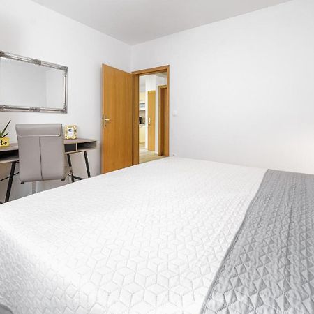 Apartments Vesna Vodice Extérieur photo